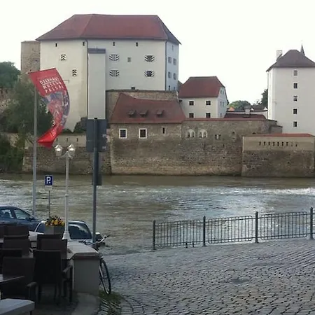 Am Dreifluesseeck Apartment Passau